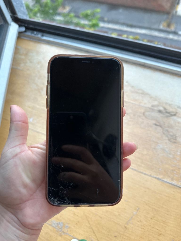 UNLOCKED IPHONE 11