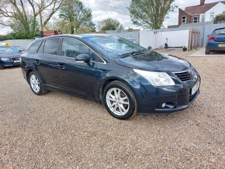 TOYOTA AVENSIS 2.0 D-4D TR 2011