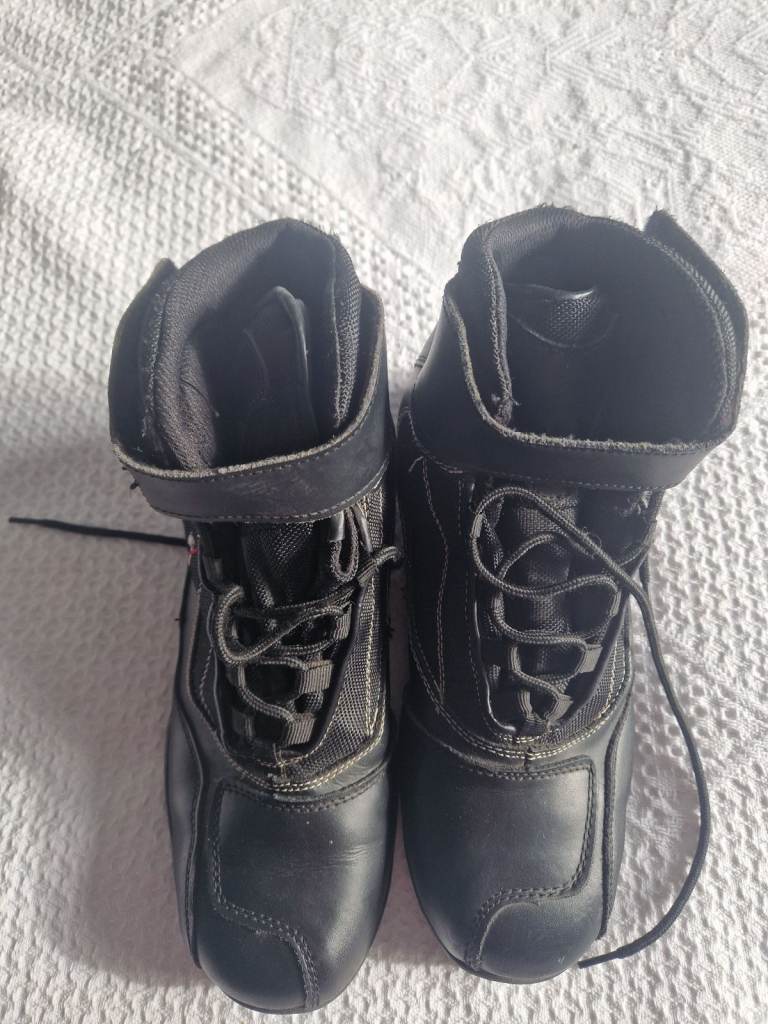Motorcycle boots 