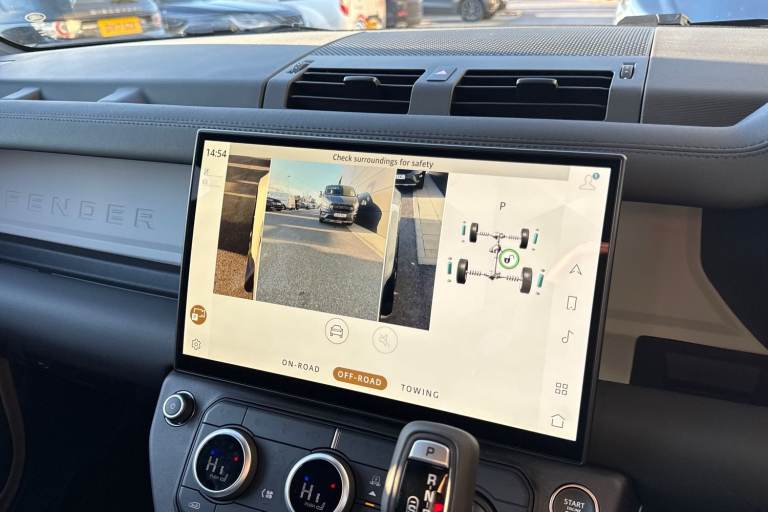 2025 Land Rover Defender 110 3.0 D250 MHEV X-Dynamic SE Auto 4WD Euro 6 (s/s) 5dr SUV Automatic