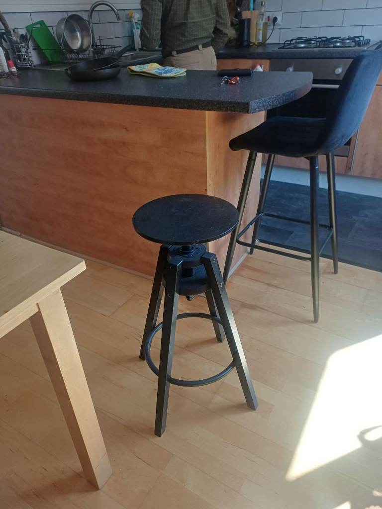 Bar stool