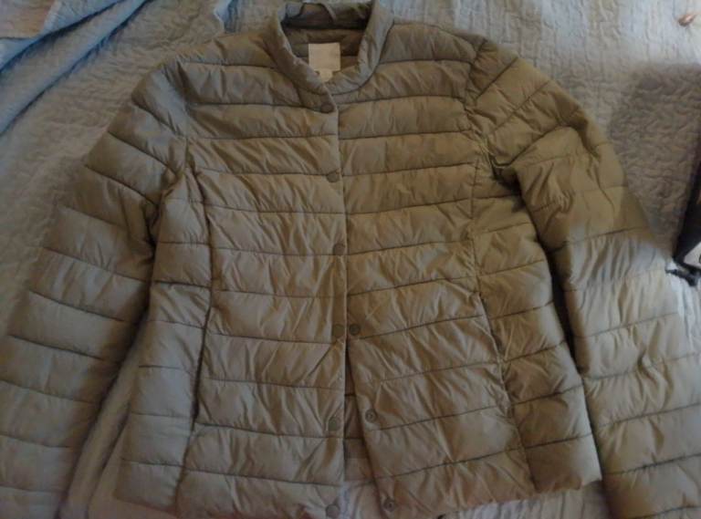 Lightweight Puffer Jacket – Beige, Good Condition