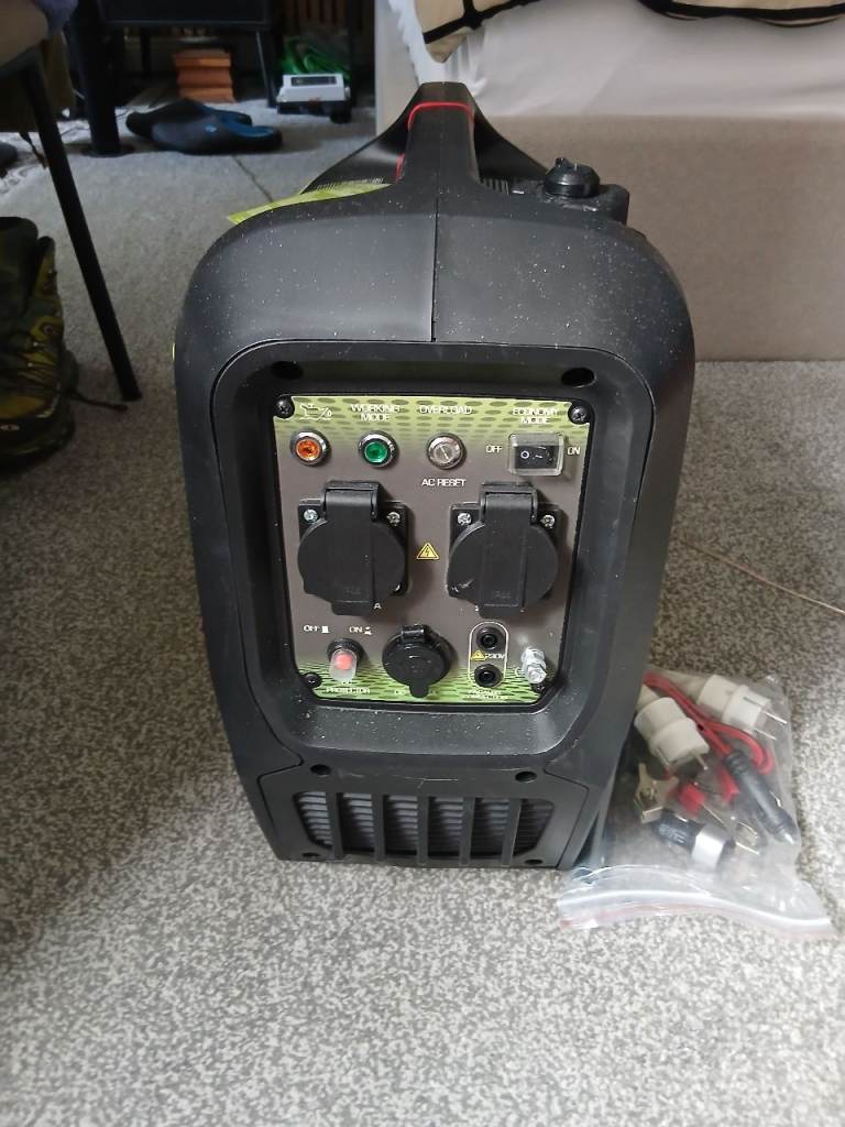 Portable Inverter Generator – Black, Good Condition