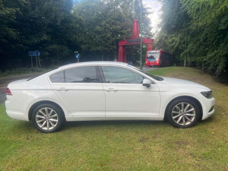 VOLKSWAGEN PASSAT 2.0 TDI BlueMotion Tech SE Business White Manual Diesel 2015