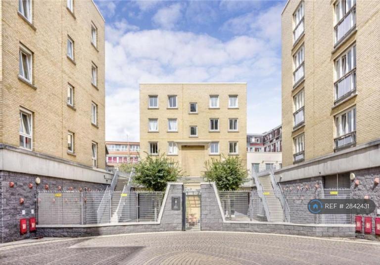 1 bedroom flat in Coke Street, London, E1 (1 bed) (#2842431)