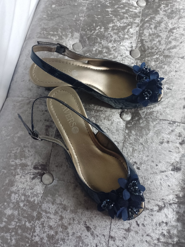 For Sale: Size 5 Ladies Pavers Navy Sandals