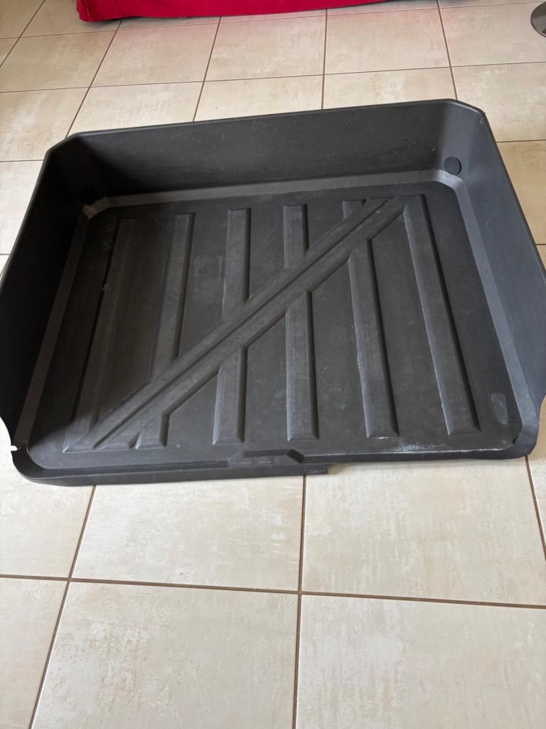 VOLVO V70 ABS SOLID BOOT PROTECTOR (Volvo branded)