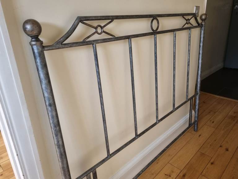 Kingsize Bed Metal Headboard