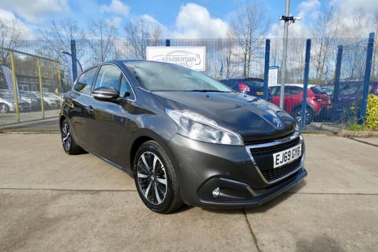 2019 Peugeot 208 1.2 PureTech 82 Tech Edition 5dr [Start Stop] HATCHBACK PETROL Manual