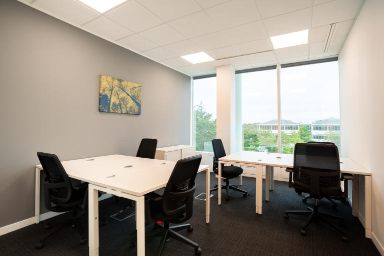 Northampton - NN47PA \ Ready-to-Use Office Space with 5 Desks