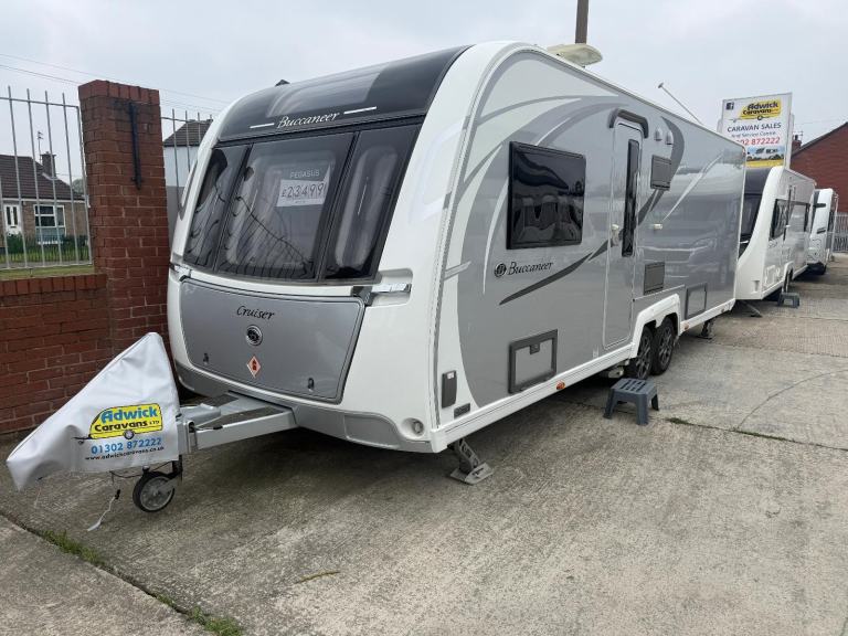Buccaneer Cruiser 8ft Wide Twin Axle Transverse Island Bed Full Rear Bathroom
