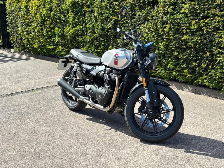 2026 TRIUMPH TRIUMPH SPEED TWIN 900 EX-DEMO ONLY 385 MILES