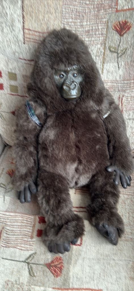 Rare Amy the Gorilla movie Replicia from 1995 Congo movie Large movie replica 