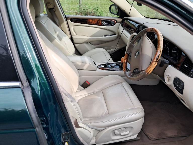 Jaguar XJ 350 SE 3.0 Petrol V6, Metallic Jaguar Racing Green, Full year no advisory MoT