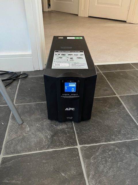APC Uninterruptible Power Supply (UPS) Unit – Good Condition