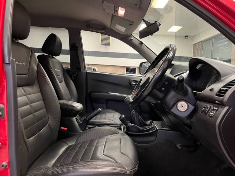 2014 Mitsubishi L200 2.5 DI-D Barbarian Pickup Double Cab 4dr Diesel Manual 4WD Euro 5 (LB) (175 ...
