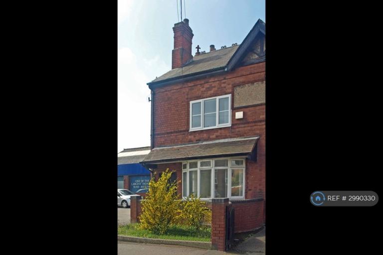 2 bedroom house in Elmore Green Road, Walsall, WS3 (2 bed) (#2990330)
