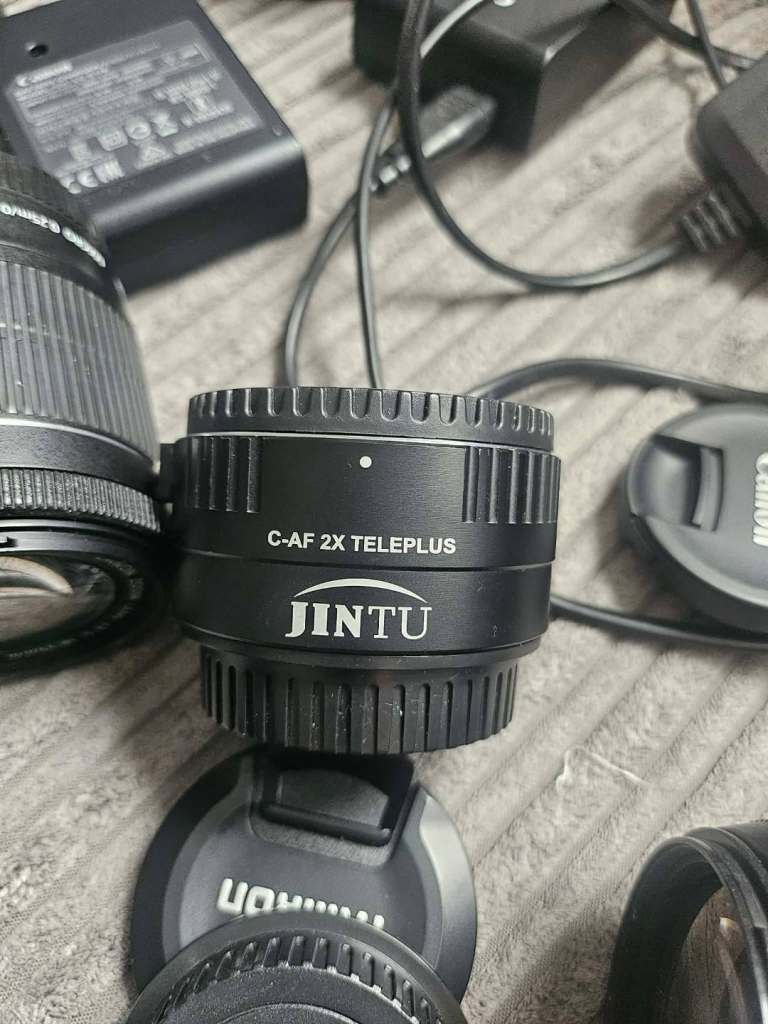 Canon EOS 2000 D. Canon EOS 800 D. 