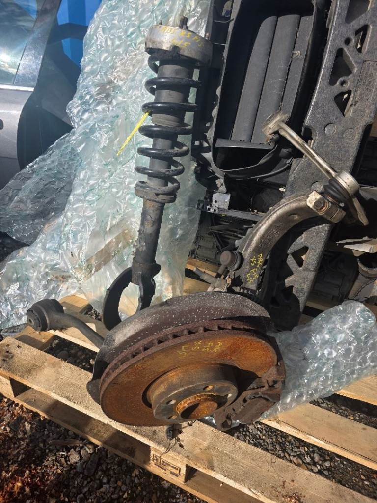 BMW X5 F15 X6 F16 M FRONT LEFT PASSENGER COMPLETE SUSPENSION LEG  Breaking Parts