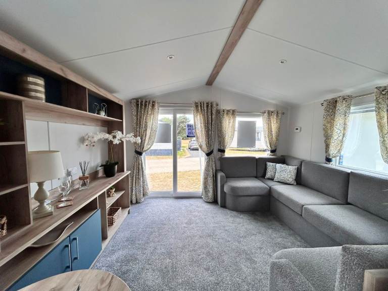 STATIC HOLIDAY HOME FOR SALE SITUATED NEAR GREAT YARMOUTH & LOWESTOFT