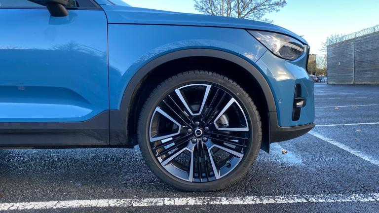 2025 Volvo XC40 2.0 B3P Ultra Dark 5dr Auto Petrol Estate Estate Petrol Automatic