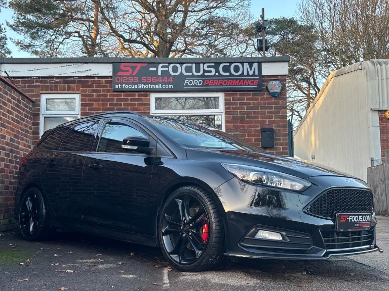 2017 Ford Focus 2.0T EcoBoost ST-3 Estate  FULL SERVICE HISTORY  LOW OWNERS 
