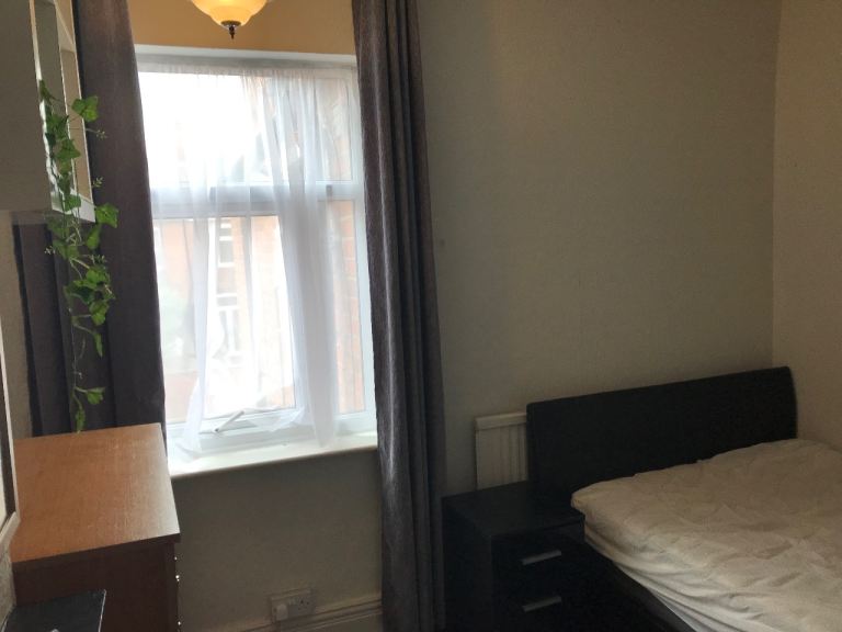 Double room to rent UPPERTON RD near DMU LRI NARBOROUGH RD BILLS INC