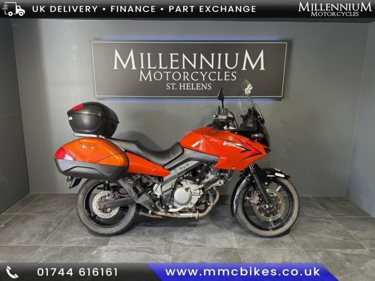 2010 SUZUKI DL 650 ADVENTURE TOURING MOTORCYCLE WITH THREE PART LUGGAGE