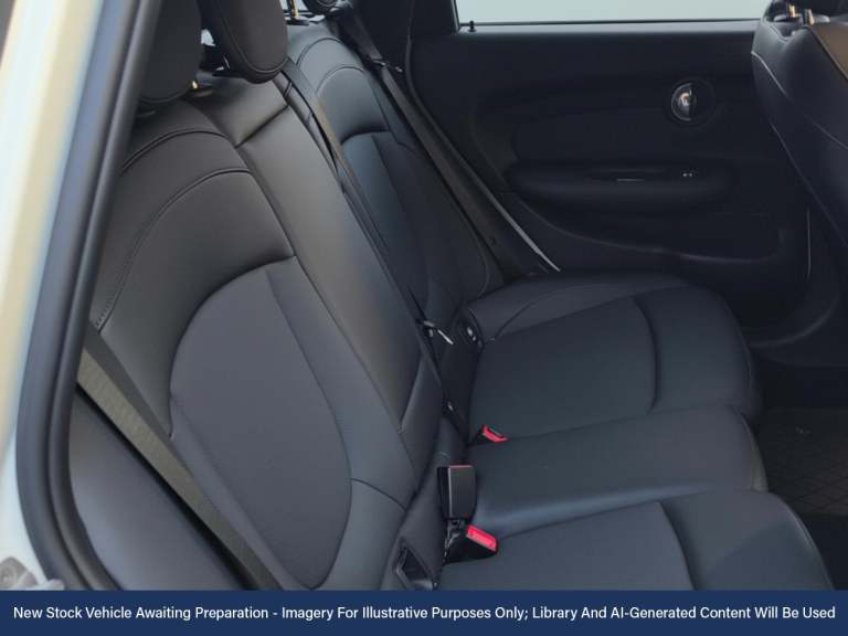 2020 MINI Clubman 1.5 Cooper Classic Estate 6dr Petrol Manual Euro 6 (s/s) (136 ps) Estate Manual