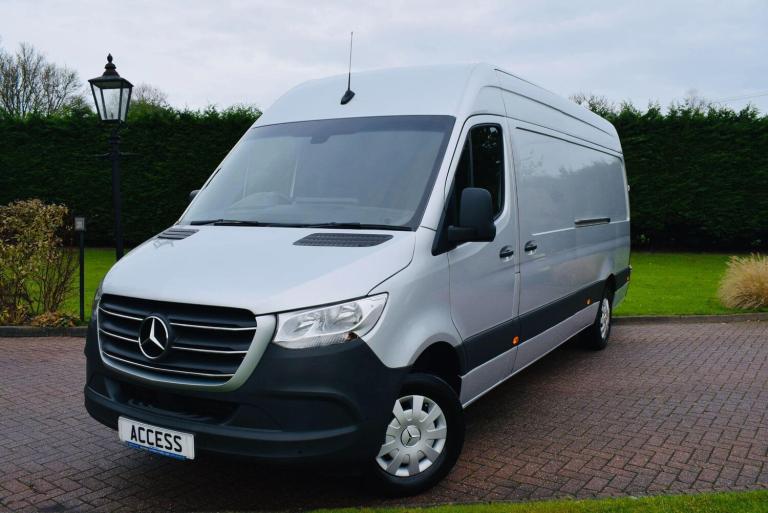 2024 Mercedes-Benz Sprinter 3.5t H2 Premium Van PANEL VAN DIESEL Manual