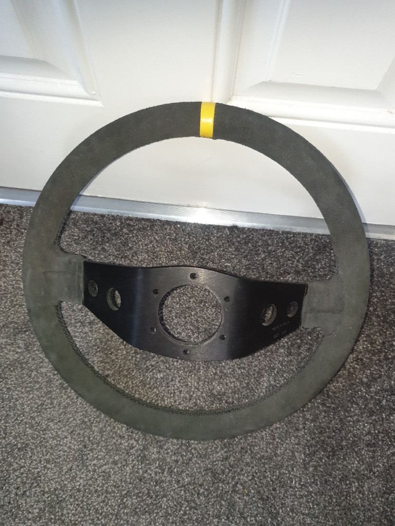 UNIVERSAL SUEDE STEERING WHEEL 