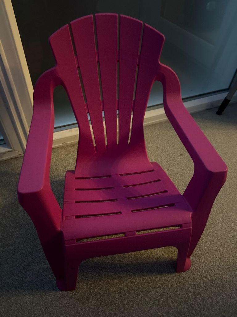 Plastic shaker chair for toddler
