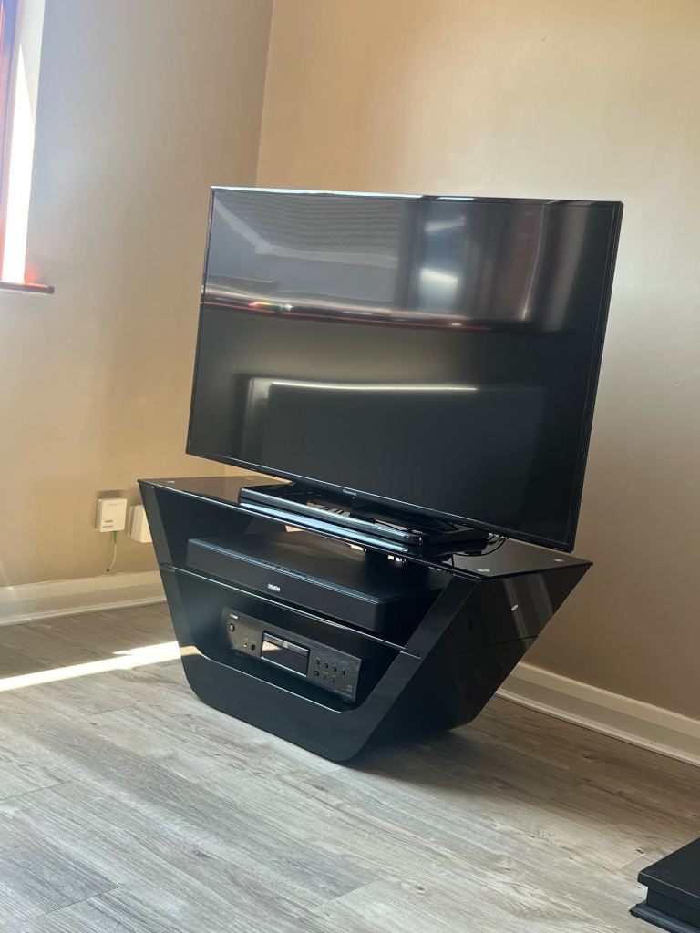 Panasonic 44inch Smart TV