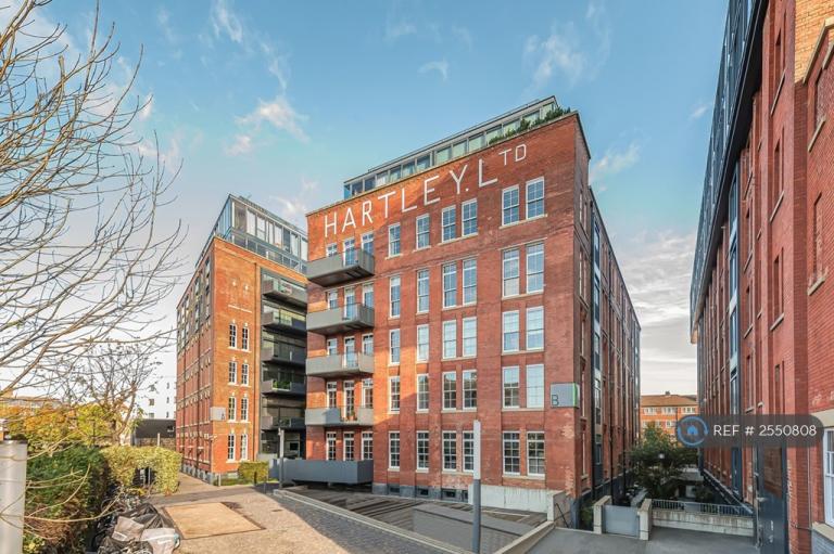 1 bedroom in The Jam Factory, London, SE1 (#2550808)