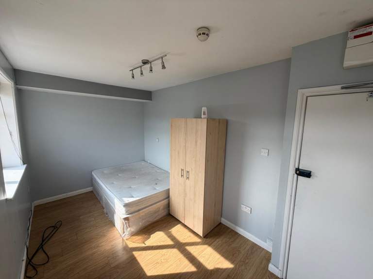 BENEFITS ACCEPTED - Studio Flat Available in Hither Green Lewisham SE6