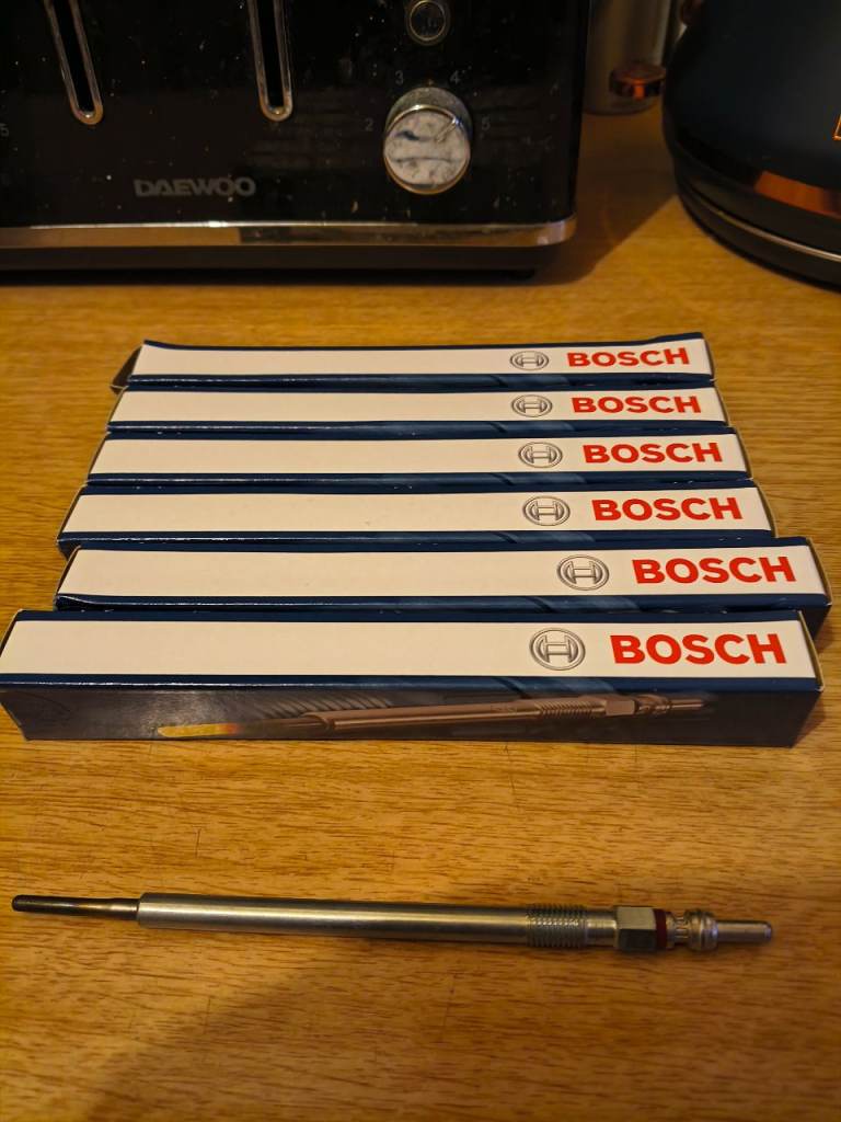 Mercedes OM642 V6 Engine Glow Plugs (Brand New) 