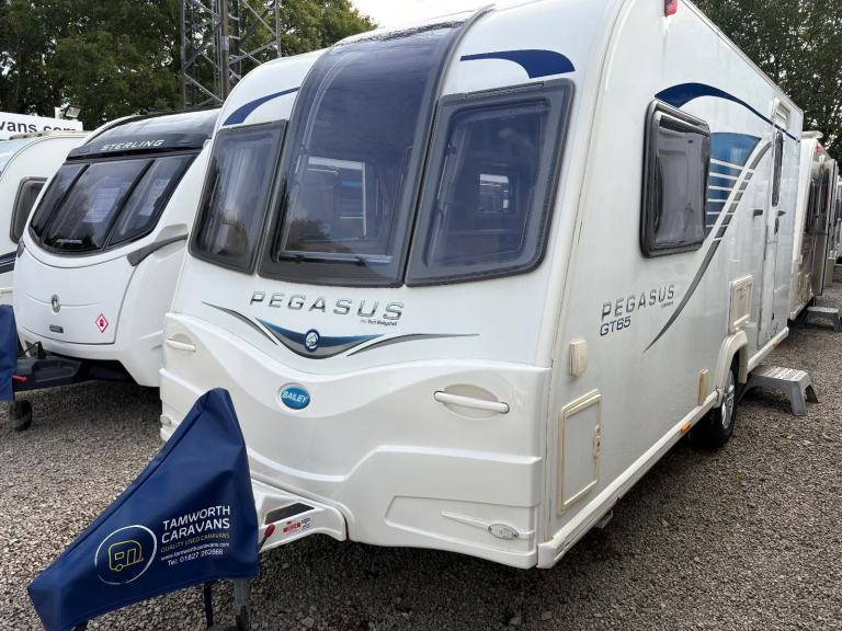 BAILEY PEGASUS GT65 GENOA - 2 BERTH CARAVAN WITH END WASHROOM AND MOTORMOVER