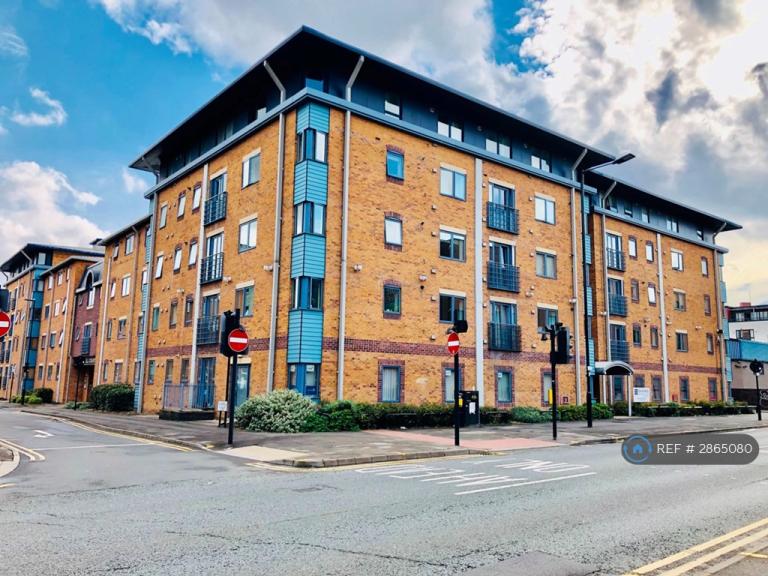 2 bedroom flat in Leadmill Court, Sheffield, S1 (2 bed) (#2865080)