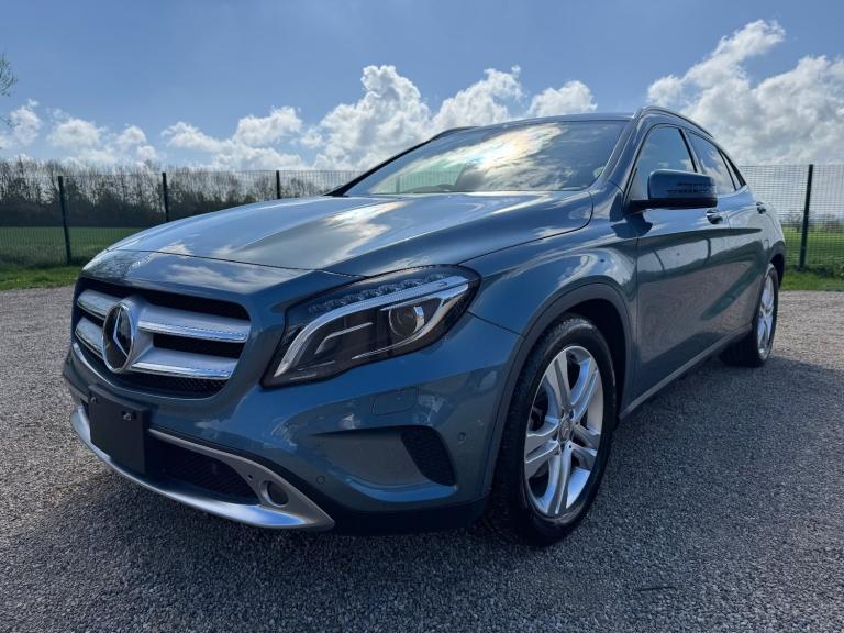 2015 Mercedes-Benz GLA 2.0 250 4-MATIC AWD TURBO AUTOMATIC * EXCLUSIVE PACKAGE *  Petrol Automatic