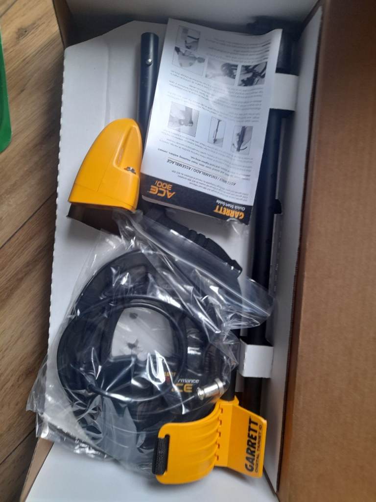 Garrett ACE 300i Metal Detector - Brand New in Box
