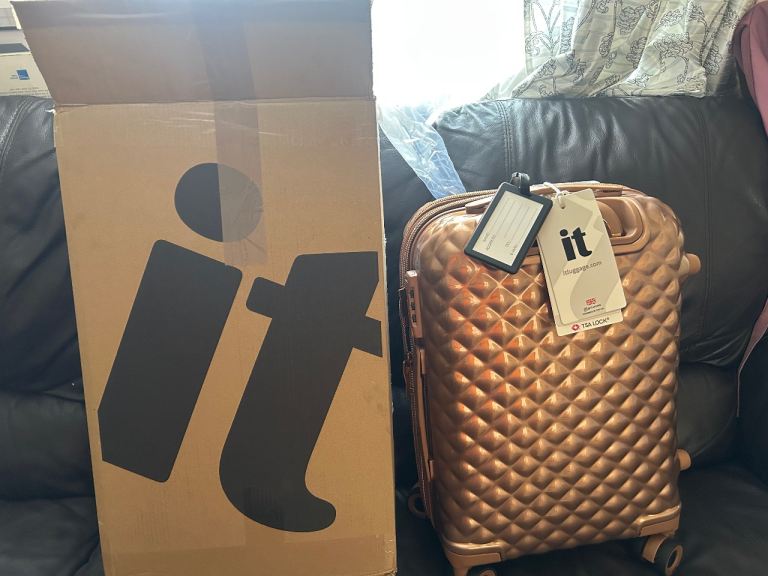 Brand New it Luggage Suitcase – Rose Gold, Small Cabin Size