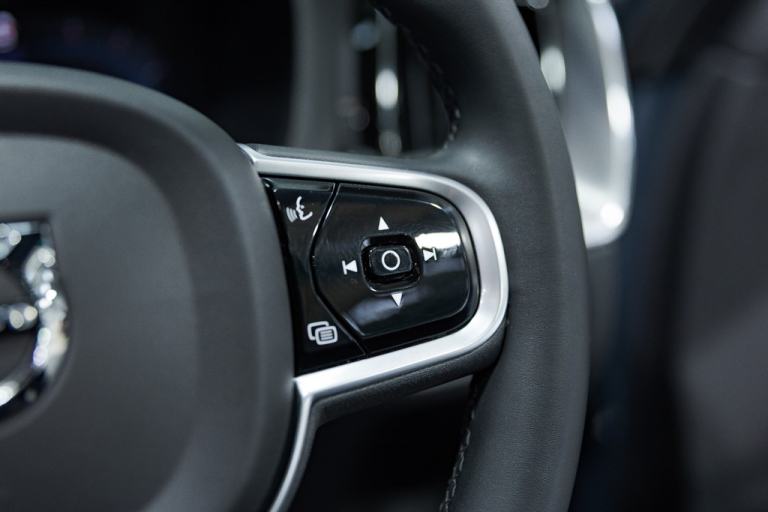 2022 Volvo XC60 2.0 B4D R DESIGN Pro 5dr AWD Geartronic ESTATE DIESEL Automatic