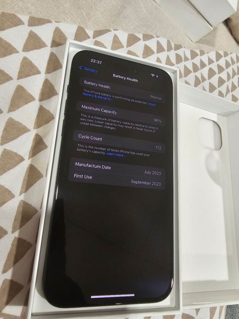 Iphone 15 plus 5g 128gb 96%unlocked £320