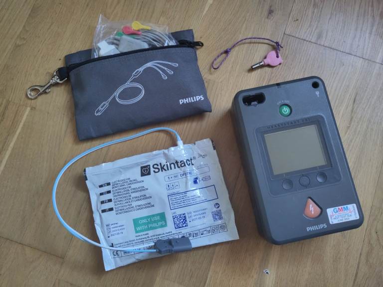 Philips Heartstart FR3 AED / defibrillator, ECG leads, Child key