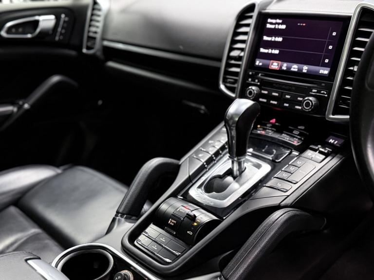 PORSCHE CAYENNE 3.0 V6 E-Hybrid S Platinum Edition 2017