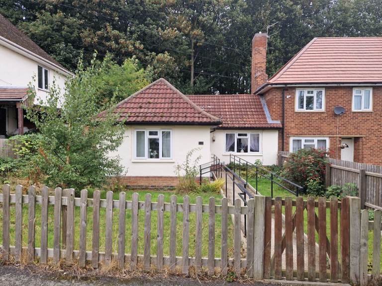 Lovely 1 bed bungalow 