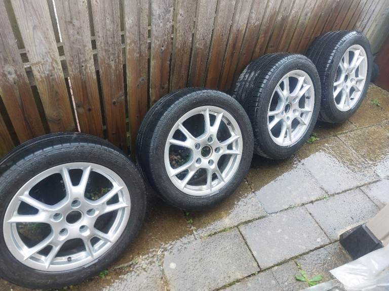Porsche Boxster 987 17 inch alloy wheels with tyres