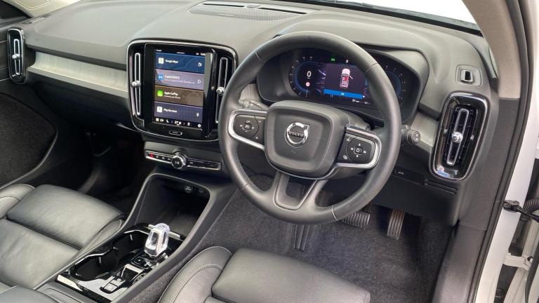 2024 Volvo XC40 2.0 B3 MHEV Ultimate SUV 5dr Petrol Hybrid DCT Auto Euro 6 (s/s) (163 ps) ESTATE ...