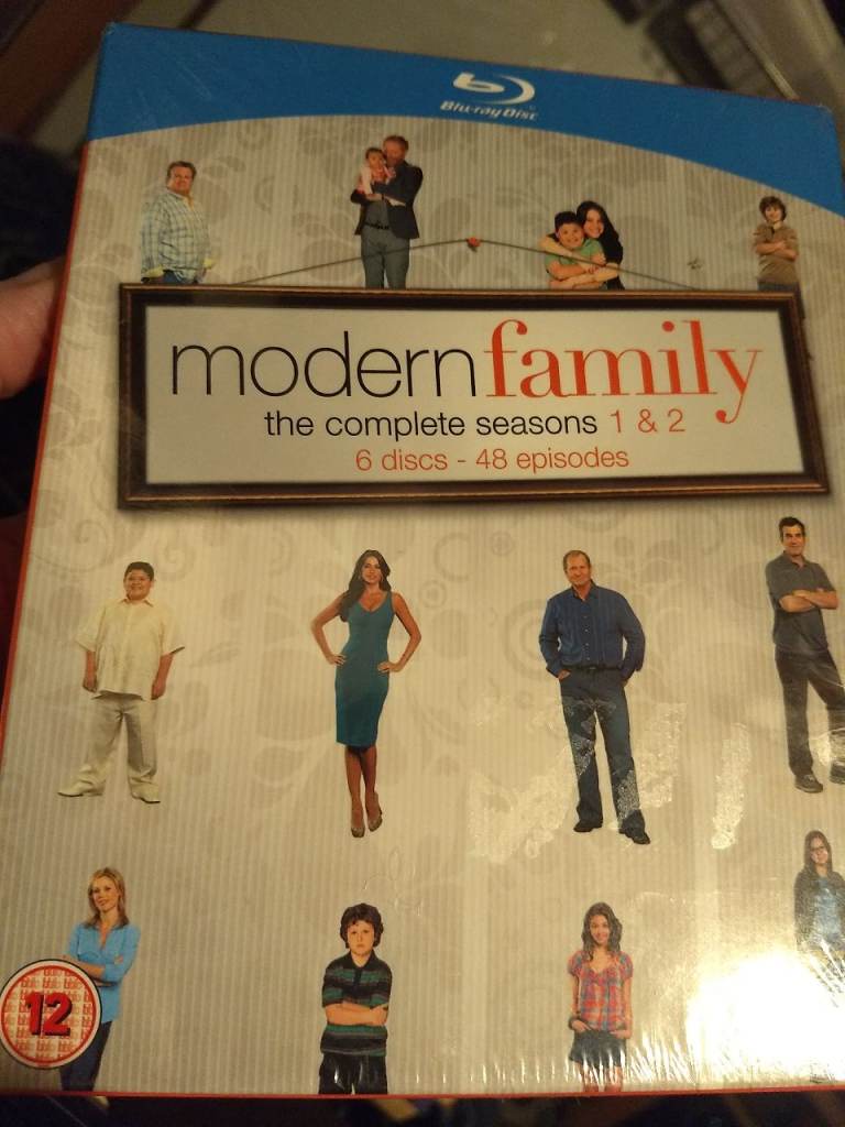 Modern family seasons 1 and 2. BLURAY, New sealed