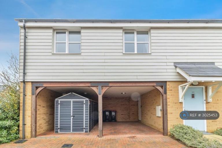 3 bedroom house in Collingwood Gardens, Milton Keynes, MK10 (3 bed) (#3025453)